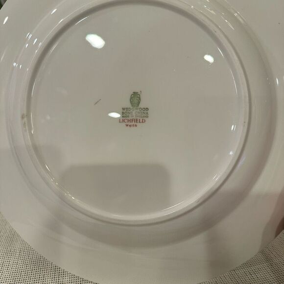 Wedgwood England‎ Linchfield Pattern Fine Bone China Large Round Serving Platter - Picture 8 of 9